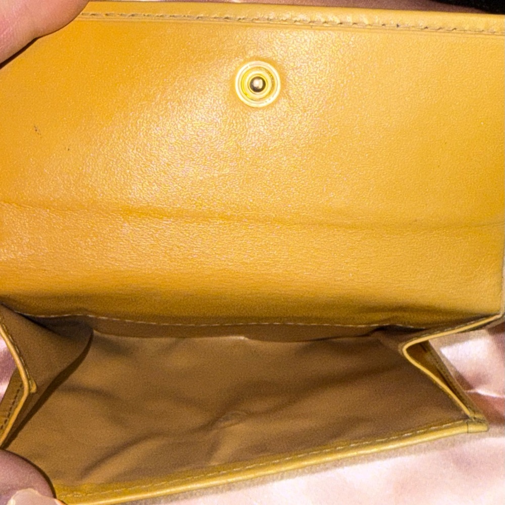 💯 Celiné Trifold Wallet - Picture 4 of 9